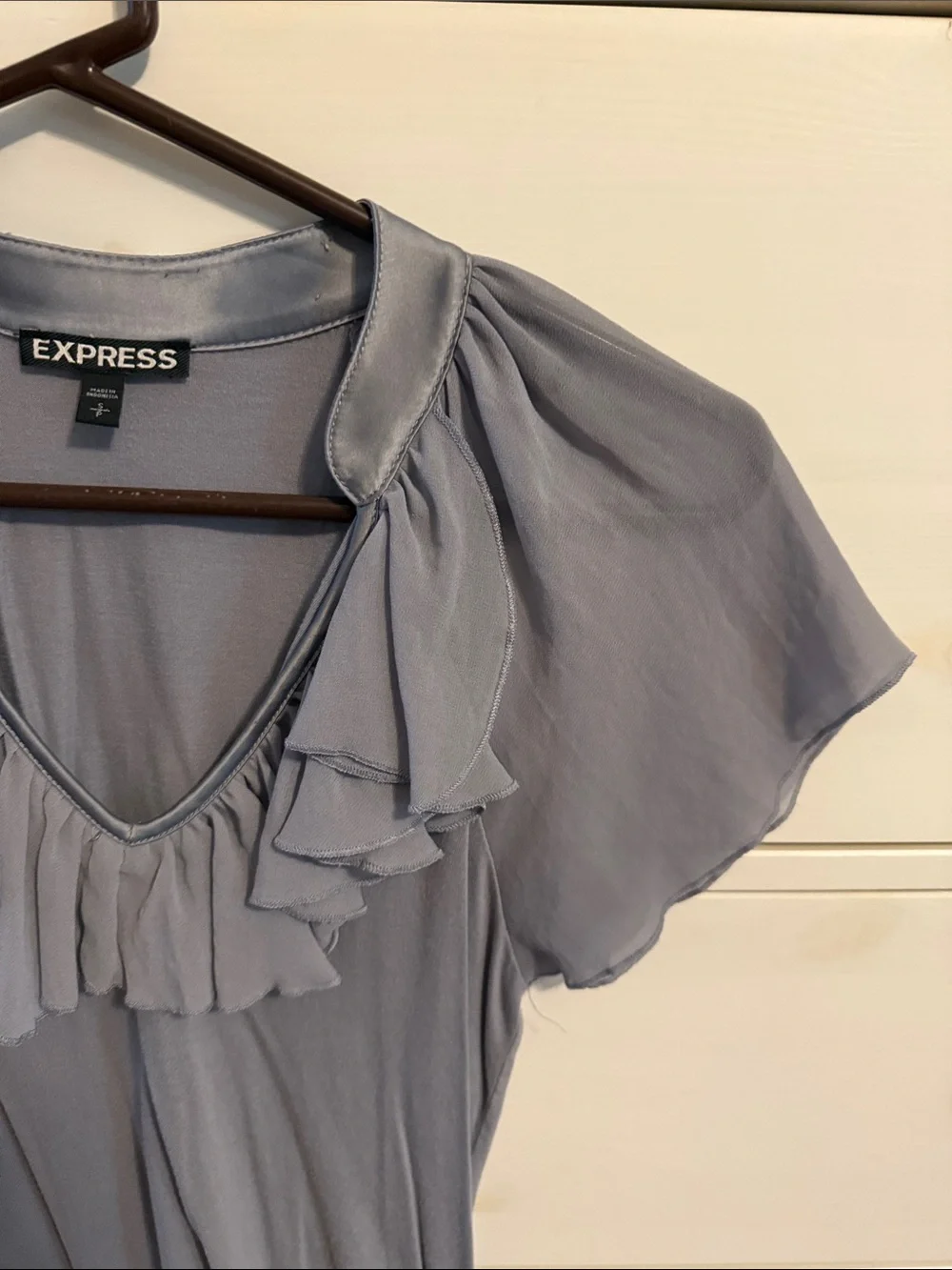 Express Light Gray Ruffle V-Neck Blouse - Picture 6 of 7